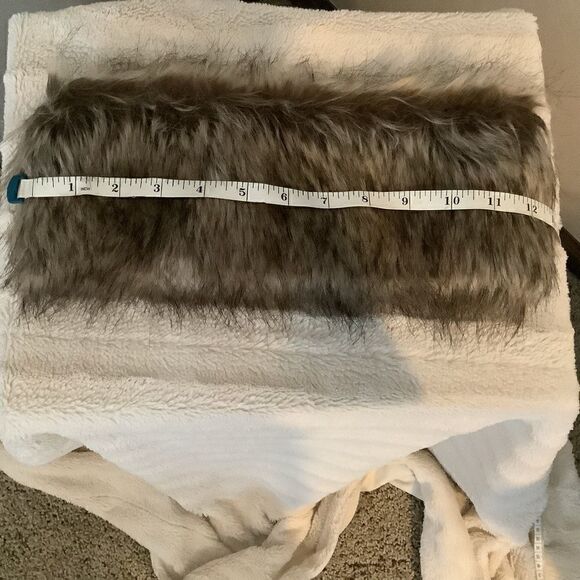 Fuzzy Faux Fur Gator NWT 12” long brown - Picture 3 of 7